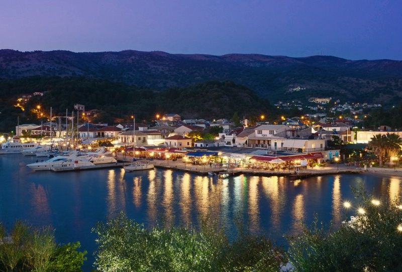 sivota-pristaniste-nocu